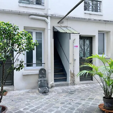 Montparnasse Apartment